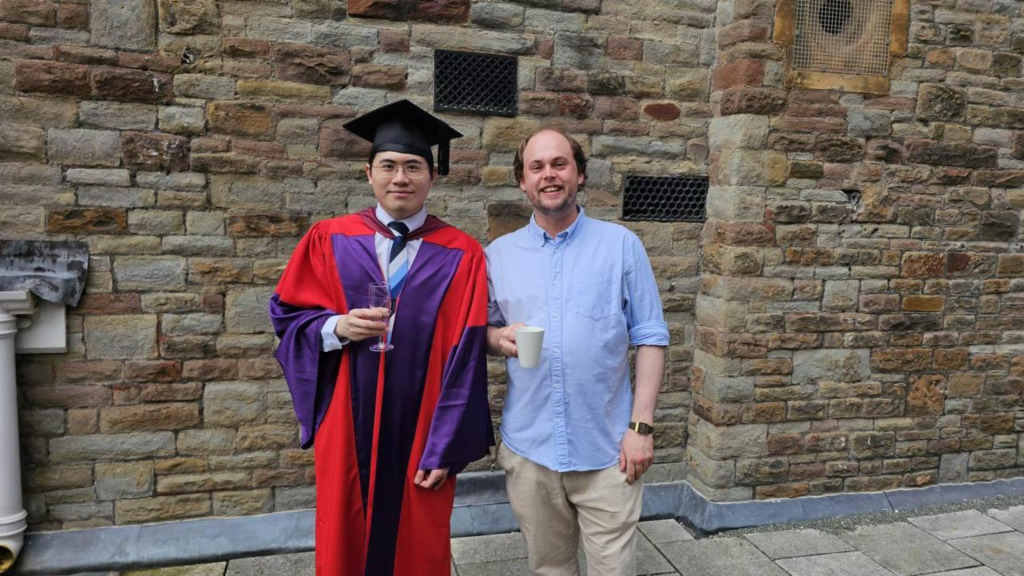 DSE非唯一出路|港資優生自修英國高考 中五跳級直上PhD創挖礦生意 批DSE「刻意想你失分!」
