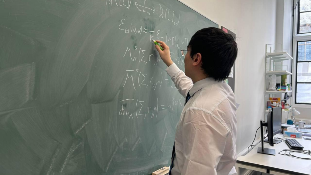 DSE非唯一出路|港資優生自修英國高考 中五跳級直上PhD創挖礦生意 批DSE「刻意想你失分!」